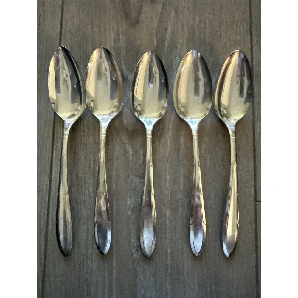 Set of 5 Vintage Oneida Nobility Plate‎ Silverplate Reverie Oval Place Spoons